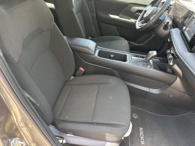 2025 Nissan Kicks S