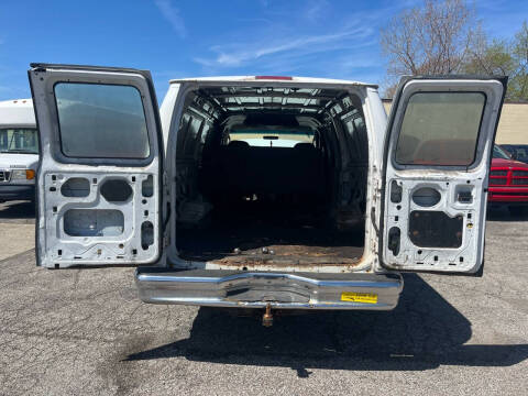 2005 Ford E-Series E-350 SD