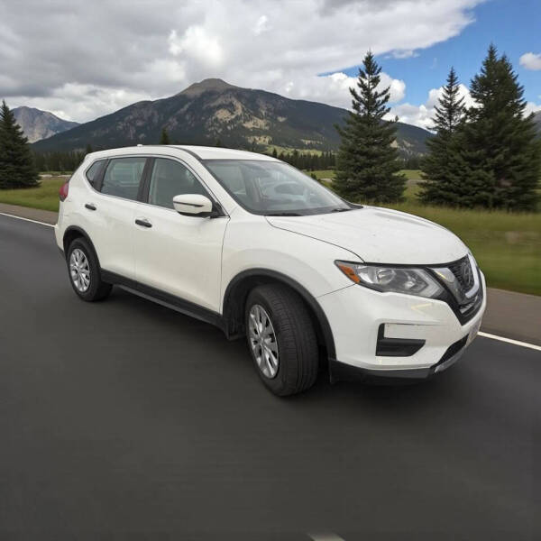 2020 Nissan Rogue S's photo