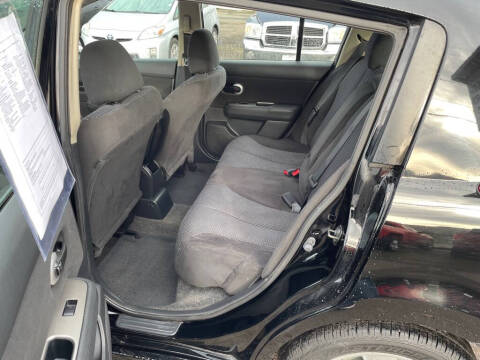 2011 Nissan Versa 1.8 S