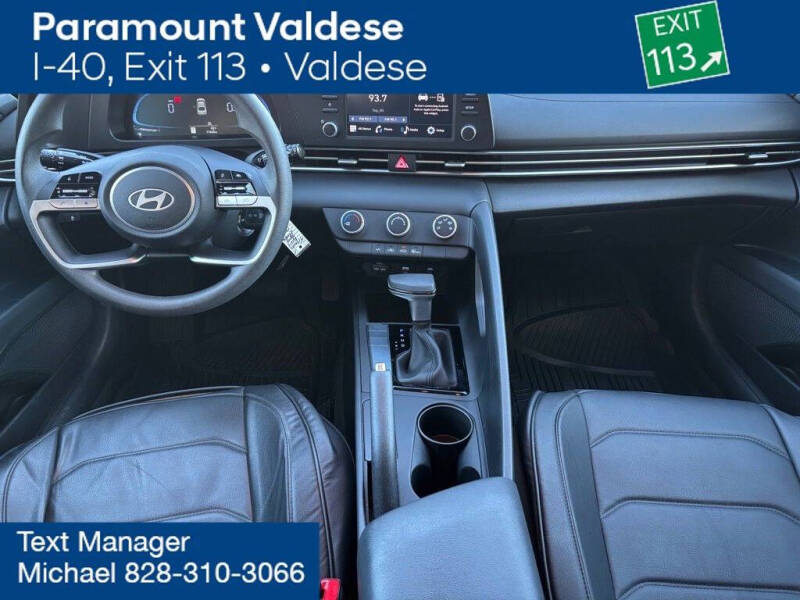 2024 Hyundai Elantra SE