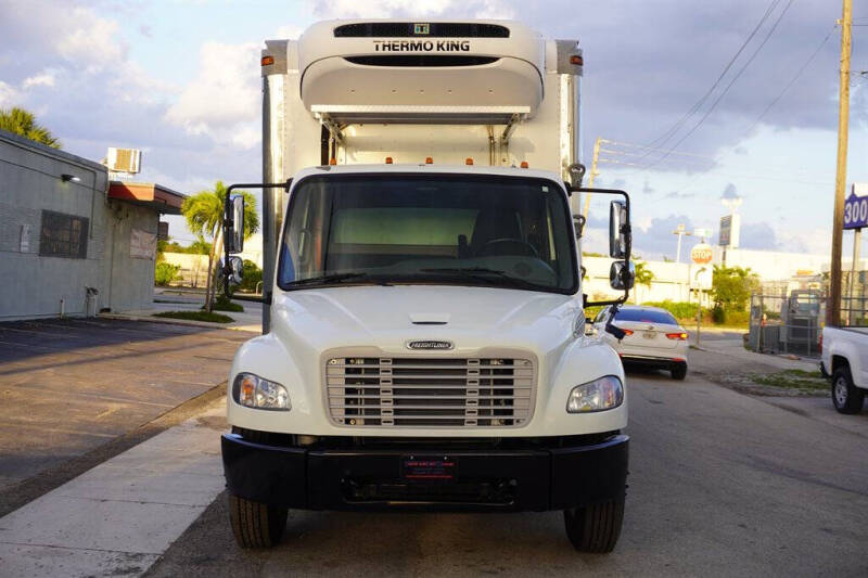 2018 Freightliner M2 106