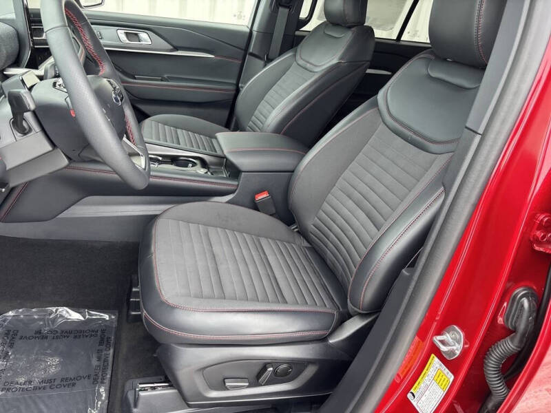 2025 Ford Explorer ST-Line