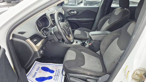 2015 Jeep Cherokee Sport