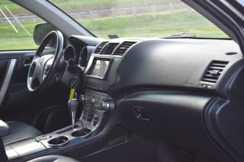 2012 Toyota Highlander SE