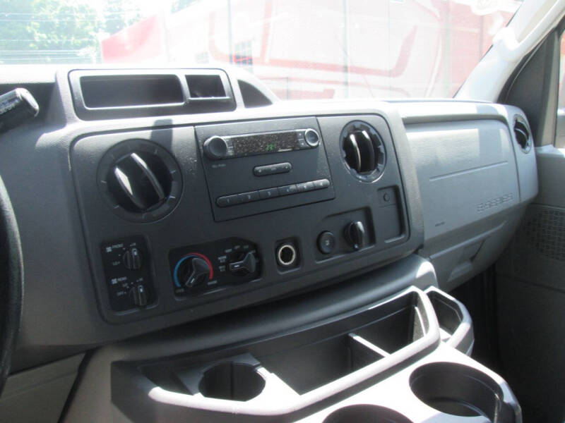 2010 Ford E-Series E-350 SD XL