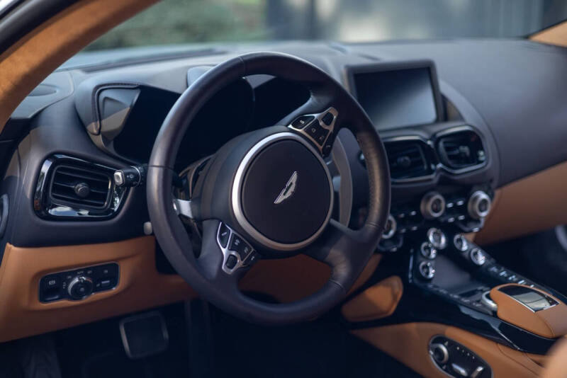 2023 Aston Martin Vantage