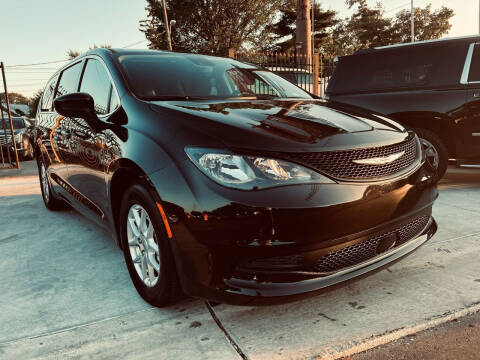 2023 Chrysler Voyager for sale at 3 Brothers Auto Sales Inc in Detroit MI