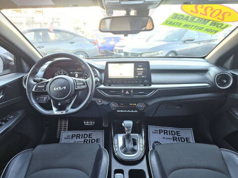 2022 Kia Forte GT Line