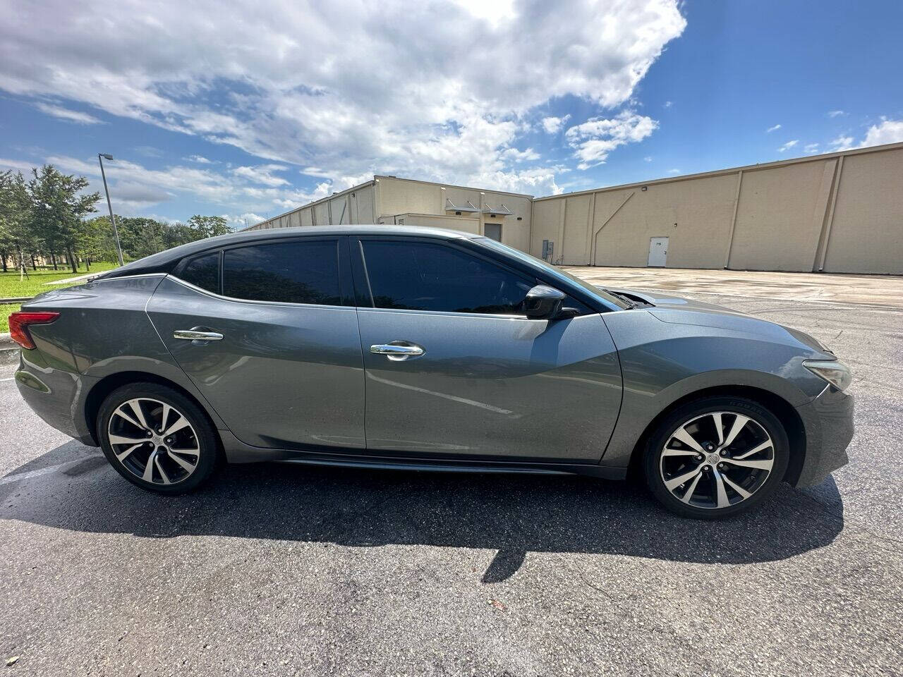 2016 NISSAN Maxima Sedan - $12,999