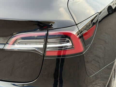 2019 Tesla Model 3 Standard Range Plus