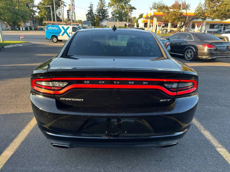 2017 Dodge Charger SXT