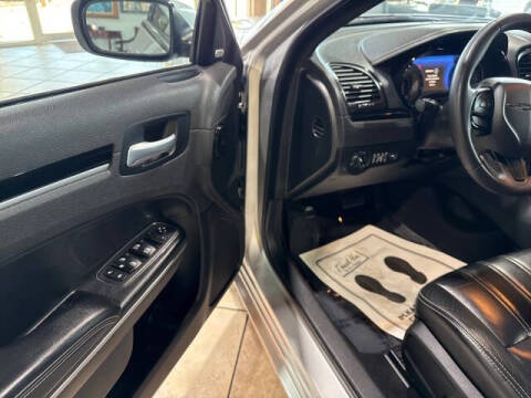 2023 Chrysler 300 S V6