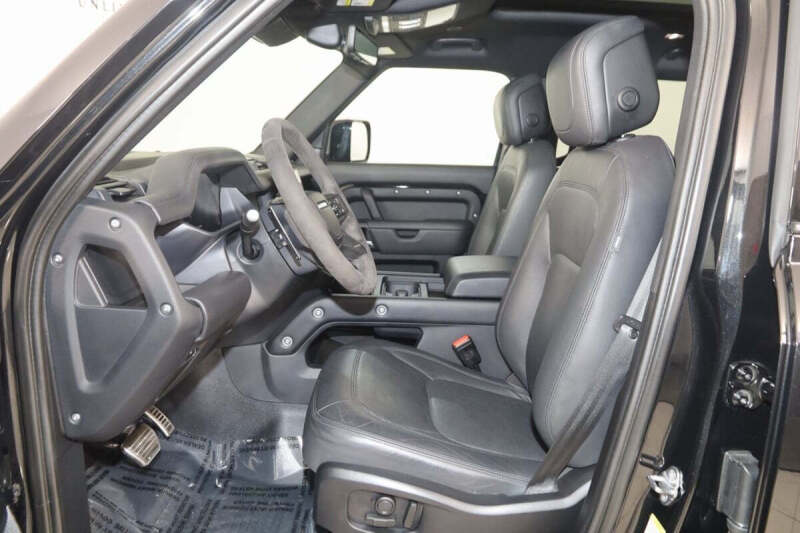 2023 Land Rover Defender 110 V8