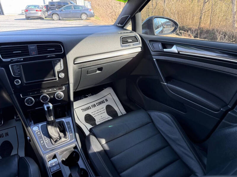 2017 Volkswagen Golf R 4Motion