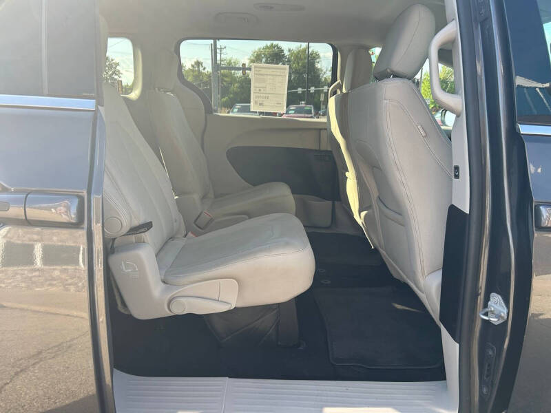 2017 Chrysler Pacifica Touring