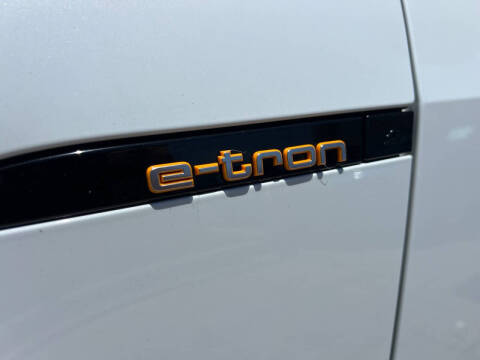 2021 Audi e-tron quattro Premium
