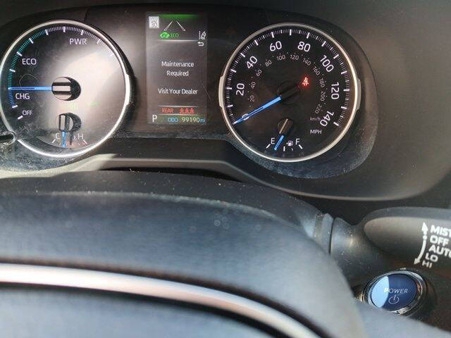 2022 Toyota RAV4 Hybrid XLE