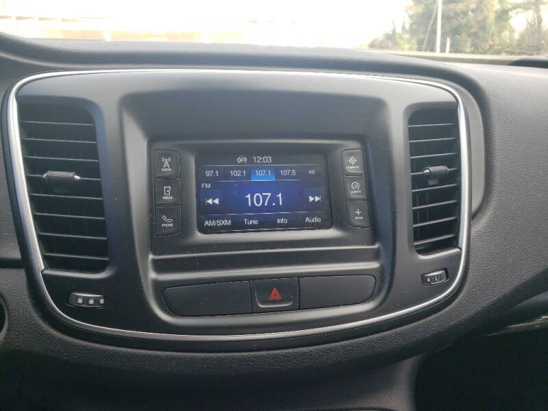 2015 Chrysler 200 Limited