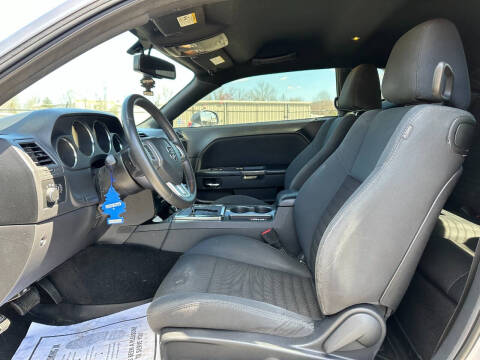 2014 Dodge Challenger SXT Plus