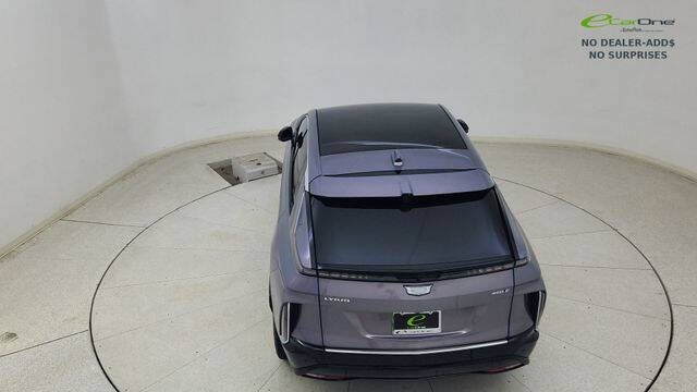 2024 Cadillac LYRIQ Luxury 3