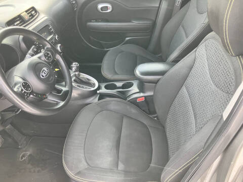 2016 Kia Soul +