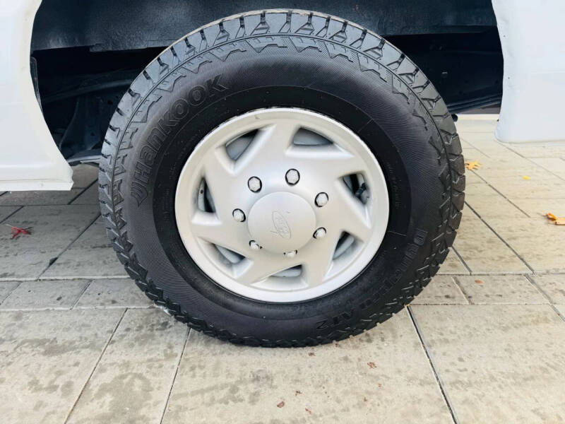 2013 Ford E-Series E-250