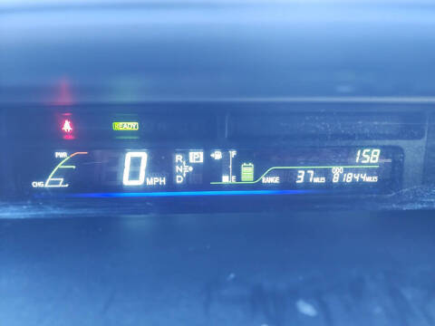 2014 Toyota Prius v Two