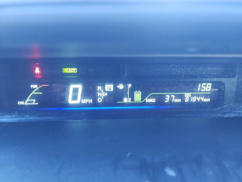 2014 Toyota Prius v Two