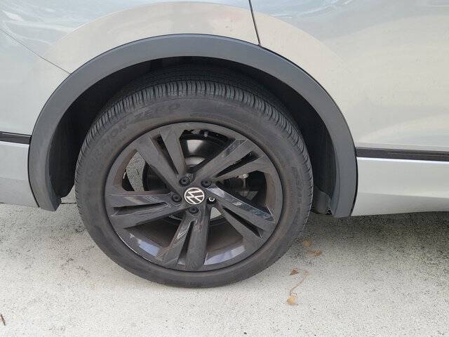 2023 Volkswagen Tiguan SE R-Line Black