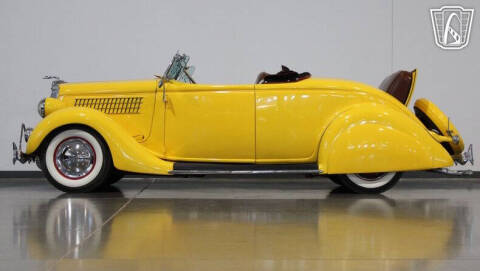 1935 Ford Deluxe