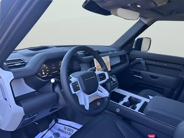 2025 Land Rover Defender 110 P500 X-Dynamic SE