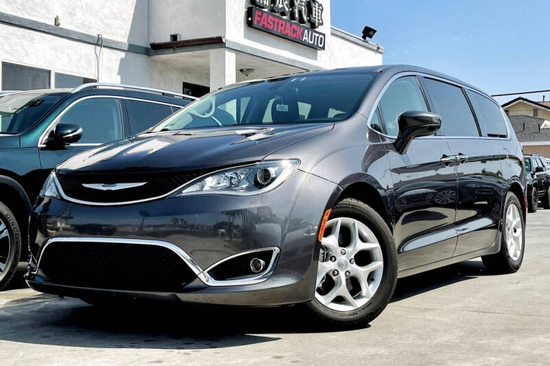 2018 Chrysler Pacifica for sale at Fastrack Auto Inc in Rosemead CA