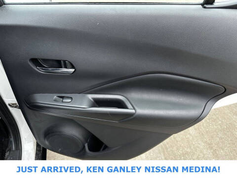 2019 Nissan Kicks SR