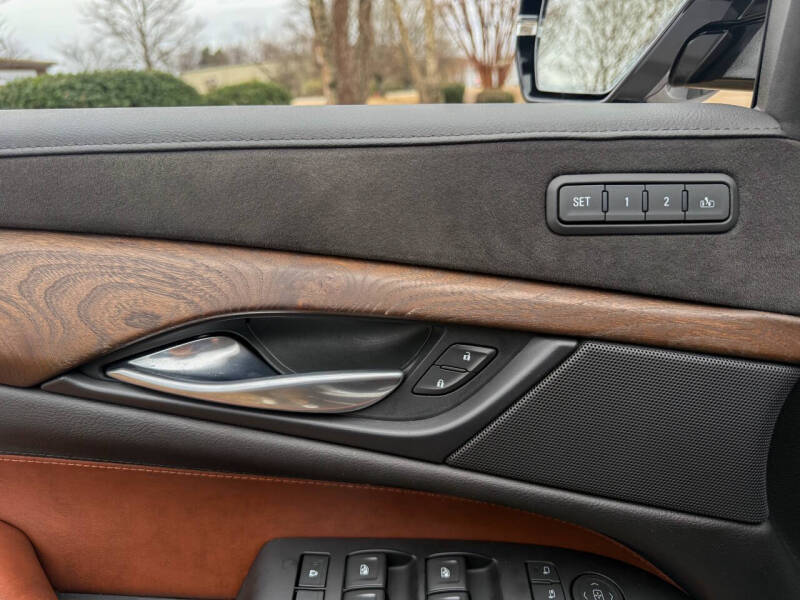 2018 Cadillac Escalade ESV Luxury