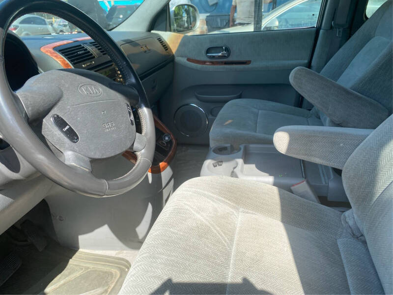 2005 Kia Sedona