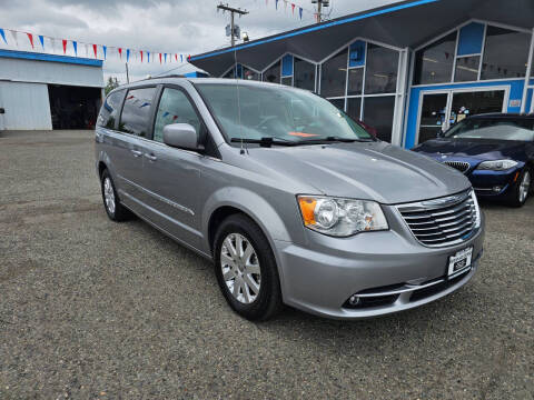 2016 Chrysler Town and Country Touring