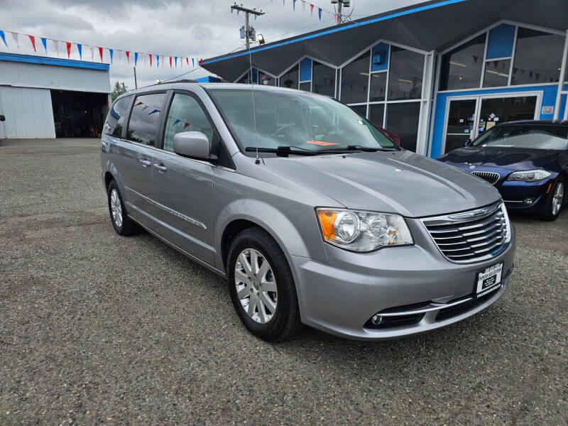 2016 Chrysler Town and Country Touring