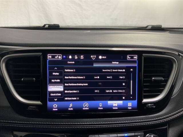 2023 Chrysler Pacifica Touring