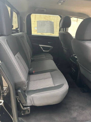 2022 Nissan Titan SV