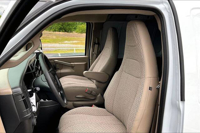 2026 GMC Savana 2500