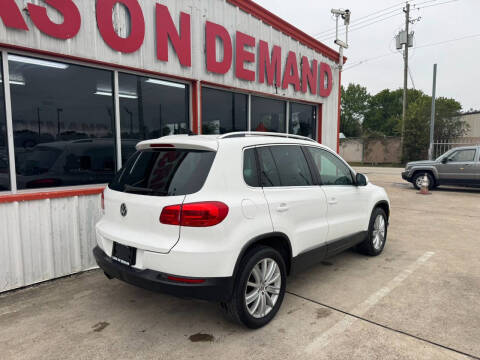 2012 Volkswagen Tiguan LE