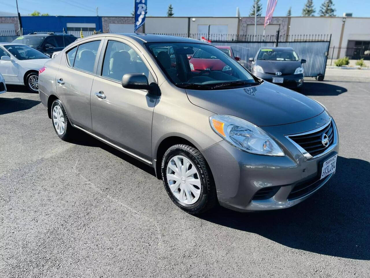 2012 nissan versa sv sedan 4d