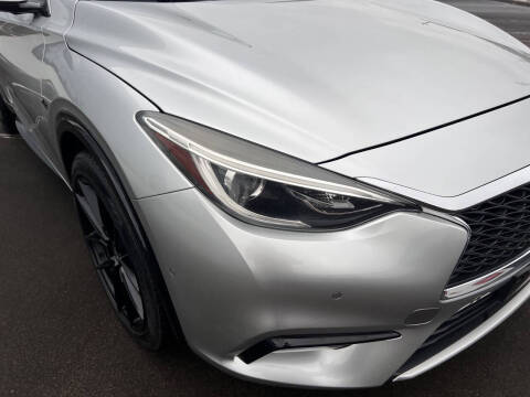 2018 Infiniti QX30 Premium