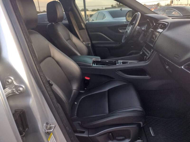 2018 Jaguar F-PACE 25t Premium