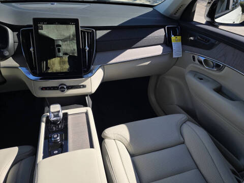 2026 Volvo XC90 B6 Ultra Dark 7P