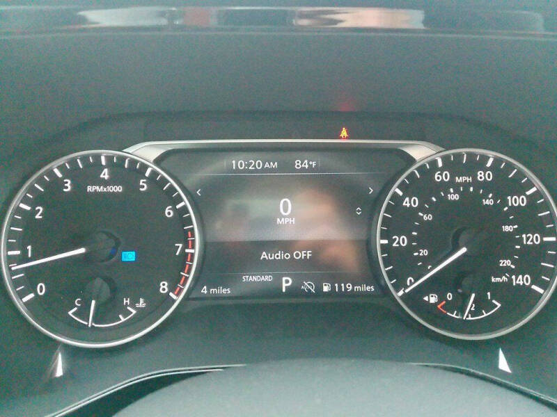 2025 Nissan Pathfinder SV