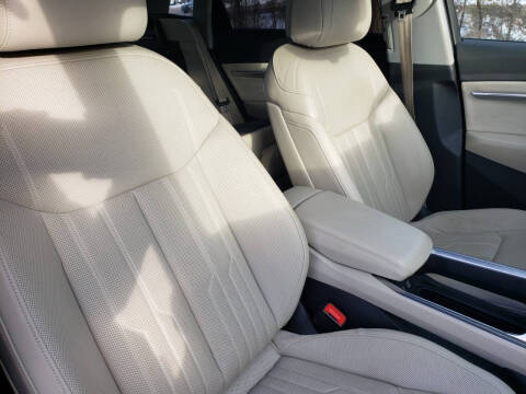 2019 Audi e-tron quattro Prestige