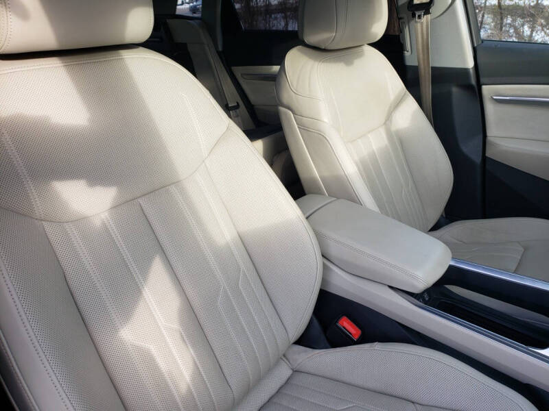 2019 Audi e-tron quattro Prestige