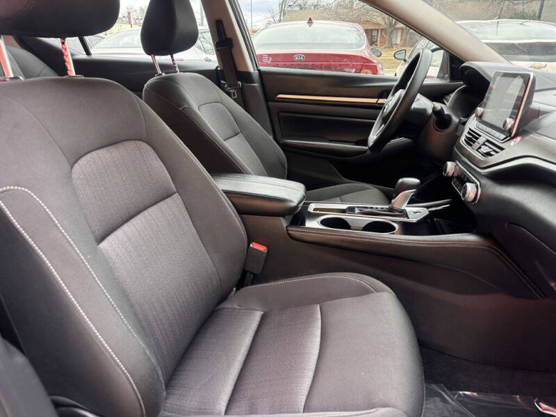 2023 Nissan Altima 2.5 SV